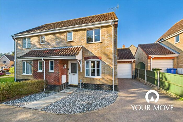 3 Bedroom Semi-Detached House For Sale In Suttons Road, Worlingham, Beccles, Suffolk, NR34