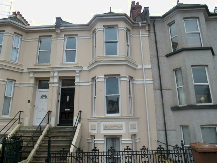 2 Bedroom Flat To Rent In Fellowes Place, Plymouth, PL1