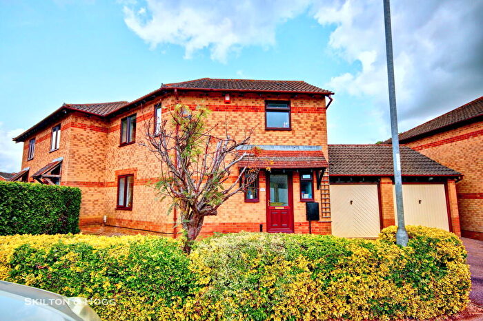 3 Bedroom End Of Terrace House For Sale In Mallard Drive, Woodford Halse, NN11