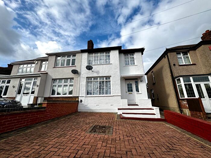 3 Bedroom House To Rent In Duncroft, SE18