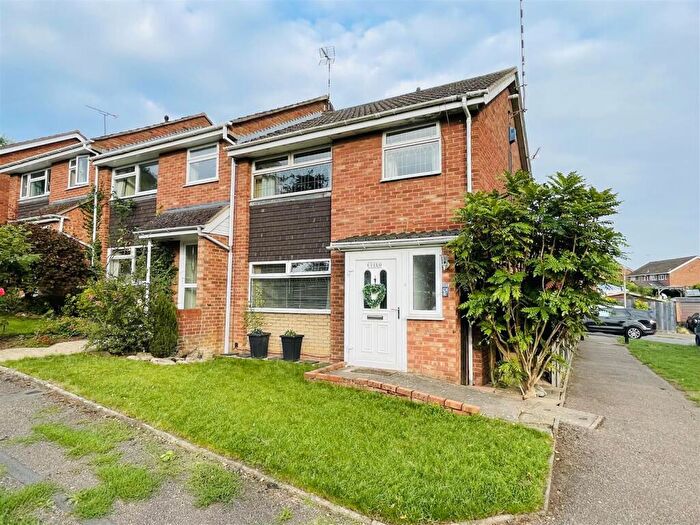 3 Bedroom Mews For Sale In Langdale Close, Brownsover, CV21