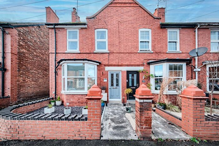 3 Bedroom End Terrace House For Sale In Kings Road, Evesham, WR11