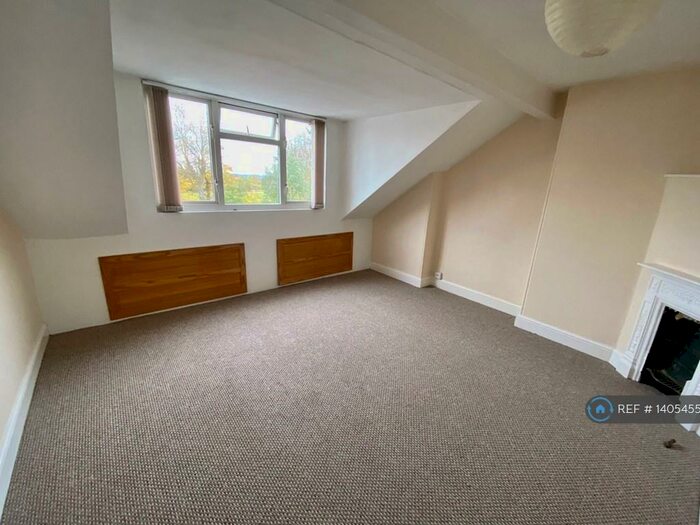 5 Bedroom Semi-Detached House To Rent In Lightwoods Hill, Smethwick, B67