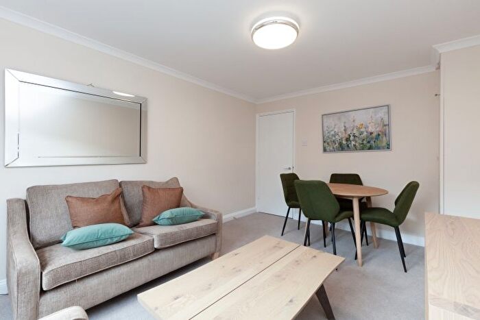 2 Bedroom Flat To Rent In St Thomas Street, City Centre, OX1