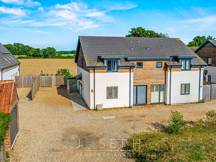 3 Bedroom Semi-Detached House For Sale In The Heath, Tattingstone, IP9