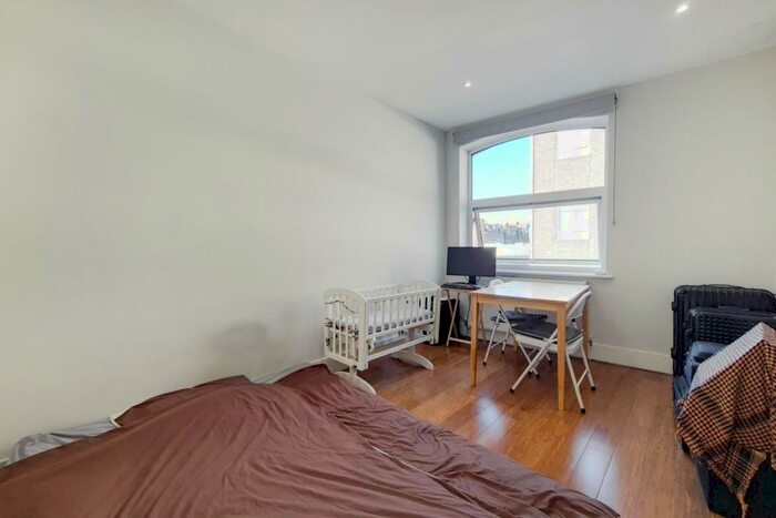 Studio To Rent In Kingsland High Street, London, E8