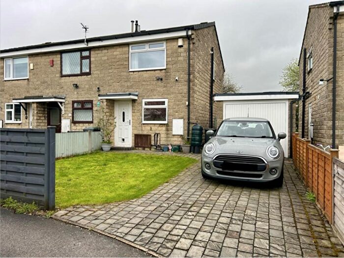 2 Bedroom End Of Terrace House For Sale In Thorndene Way, Bradford, BD4