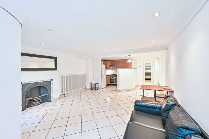 2 Bedroom Flat To Rent In Belsize Road, Kilburn, London, NW6