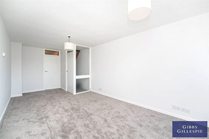 2 Bedroom Flat To Rent In Fairlea Place, London, W5