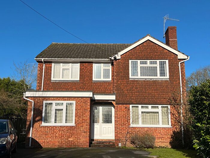 3 Bedroom Detached House To Rent In Hillside Road, Aldershot, GU11