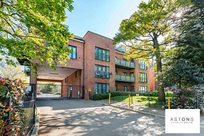 2 Bedroom Flat For Sale In Sudbury Hill, Harrow, HA1