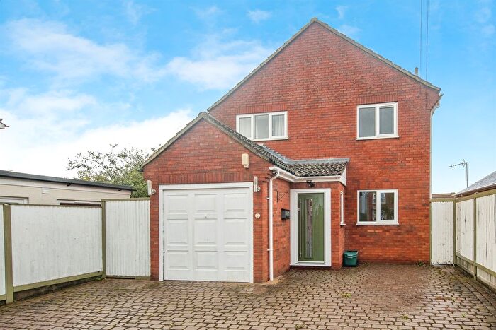 3 Bedroom Detached House For Sale In Bromley Road, Colchester, CO4