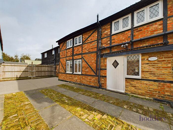 2 Bedroom Maisonette To Rent In Chertsey, Surrey, KT16