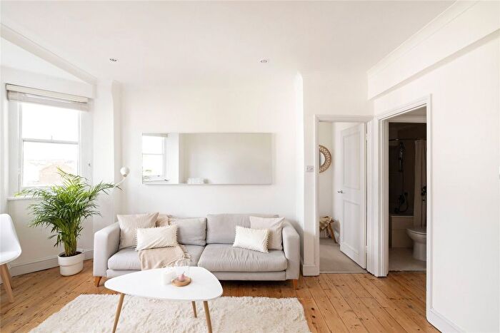 1 Bedroom Flat To Rent In Pinehurst Court, - Colville Gardens, London, W11