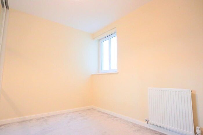 2 Bedroom Flat To Rent In Flaxmill Place, Bonnington, Edinburgh, EH6