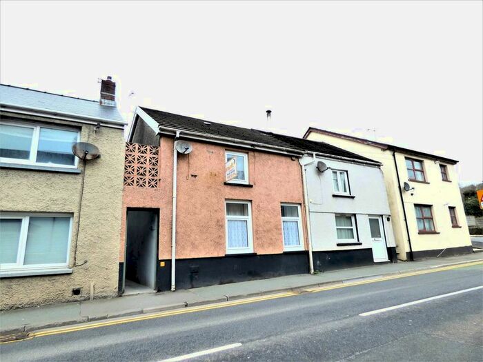 1 Bedroom Flat To Rent In Richmond Terrace, Carmarthen, Carmarthenshire, SA31