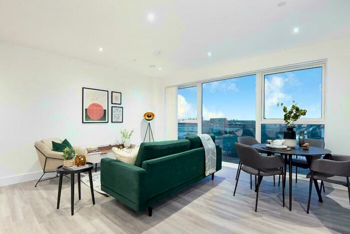 3 Bedroom Flat To Rent In Thames Road, London, E16