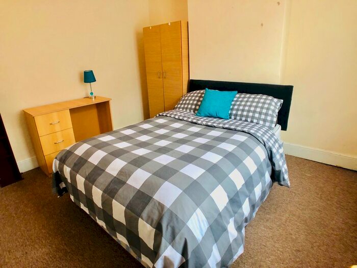 3 Bedroom Terraced House To Rent In Cardigan Street, Luton, LU1