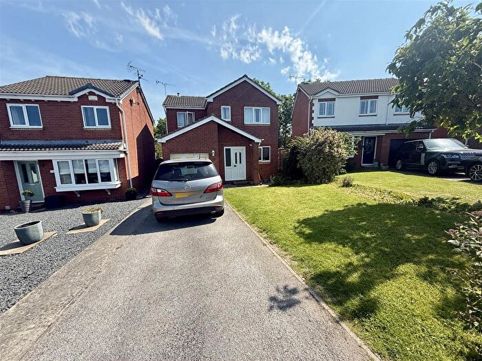 4 Bedroom Detached House To Rent In Hardwick Close, Ripley, DE5