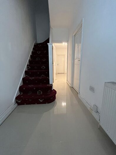 6 Bedroom Terraced House To Rent In Gunnersbury Avenue, London, W3