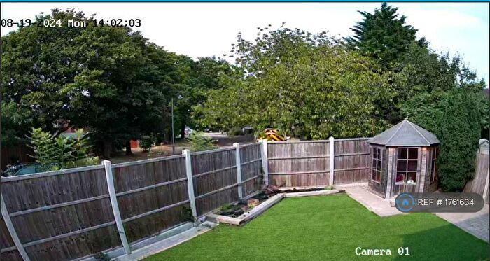 4 Bedroom End Of Terrace House To Rent In Easton End, Basildon, SS15