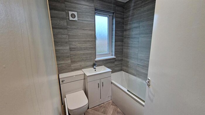 2 Bedroom Terraced House To Rent In Warren Avenue, Newcastle Upon Tyne, NE6