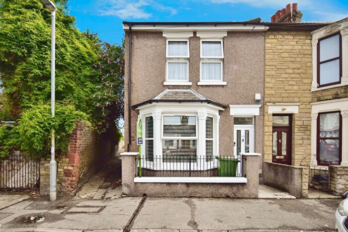 2 Bedroom End Of Terrace House For Sale In Winstanley Road, Sheerness, ME12