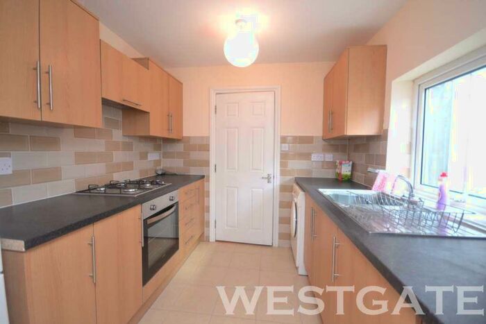 4 Bedroom Terraced House To Rent In Wykeham Road, University Area, RG6