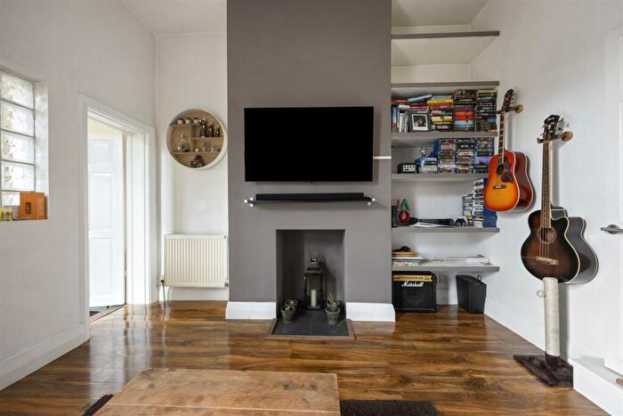 1 Bedroom Flat For Sale In Highcroft Villas, Brighton, BN1