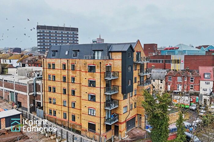 2 Bedroom Flat To Rent In Gabriels Hill, Maidstone, ME15