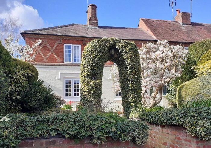 3 Bedroom Cottage For Sale In Kings Lane, Snitterfield, Stratford-upon-Avon, CV37