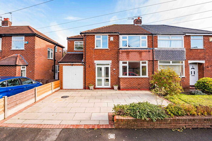 4 Bedroom Semi-Detached House For Sale In Wenlock Road, Sale, M33