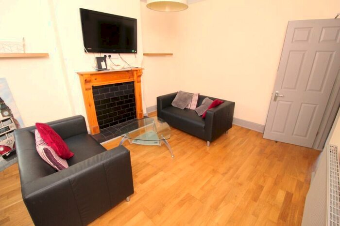 4 Bedroom Terraced House To Rent In Holborn Avenue, Nottingham, NG2