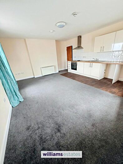 3 Bedroom Flat To Rent In West Parade, Rhyl, LL18