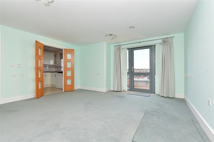 1 Bedroom Flat For Sale In Shotfield, Wallington, Surrey, SM6