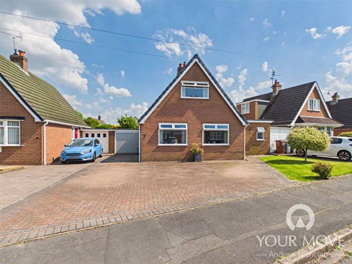 4 Bedroom Link Detached House For Sale In Lear Drive, Wistaston, Crewe, Cheshire, CW2