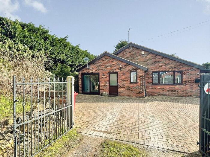 3 Bedroom Bungalow For Sale In Wollen Close, Creswell, Worksop, Derbyshire, S80