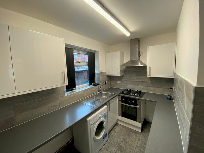 2 Bedroom Maisonette To Rent In Sunbury Road, Tollbar End, Coventry CV3