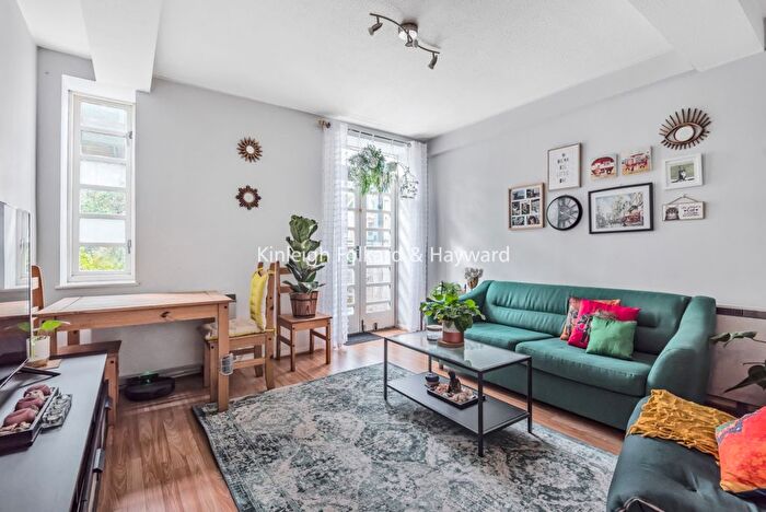 2 Bedroom Flat To Rent In Timbrell Place, Surrey Quays, London, SE16