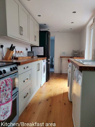 2 Bedroom Terraced House To Rent In Cross Street - Student House Share For /, LN5