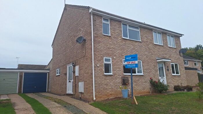 3 Bedroom Semi-Detached House For Sale In Morris Way, IP6