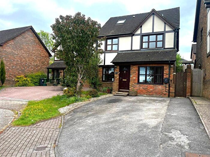4 Bedroom Detached House For Sale In Heritage Park, Basingstoke, Hampshire, RG22