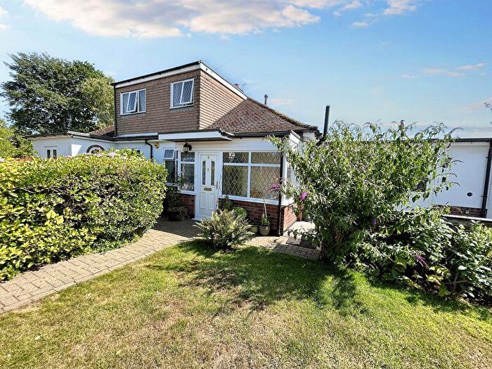 3 Bedroom Semi-Detached House For Sale In Bradwell Avenue, Bradwell, Great Yarmouth, NR31