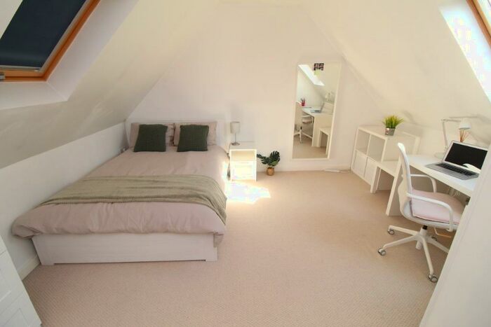 5 Bedroom Bungalow To Rent In Orston Drive, Wollaton, Nottingham, NG8