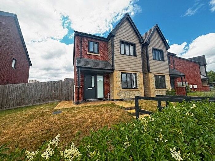 3 Bedroom Semi-Detached House To Rent In Derby Road Musters Mews, Nottingham, NG15