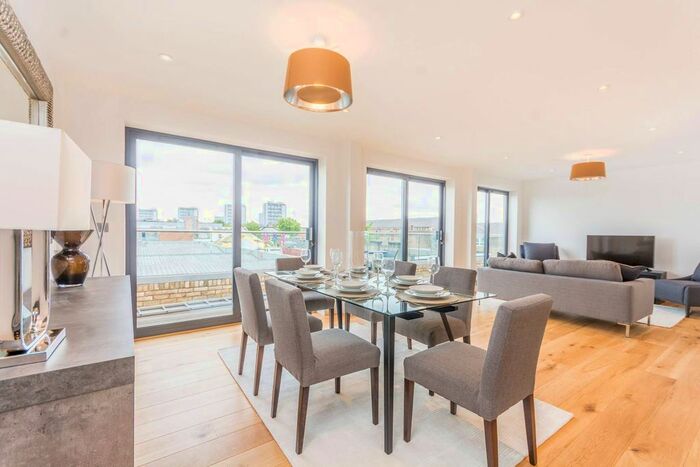 3 Bedroom Flat To Rent In Woodfield Place, Maida Vale, London, W9