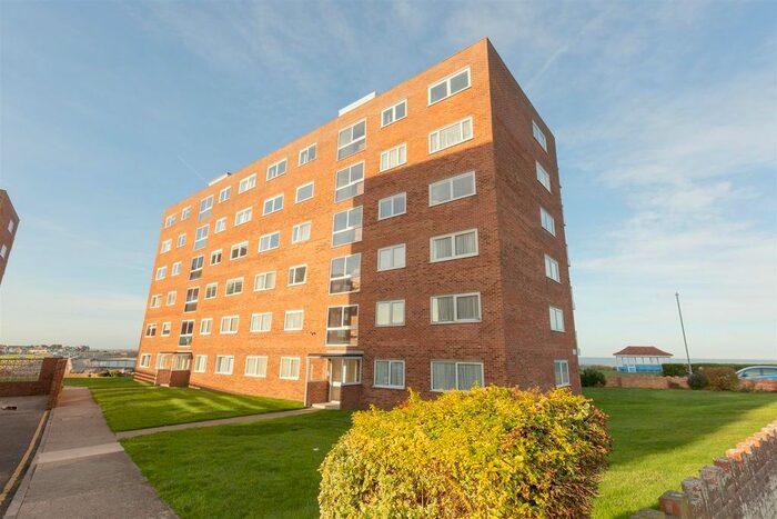 2 Bedroom Flat To Rent In Sea View Heights, The Parade, Birchington CT7