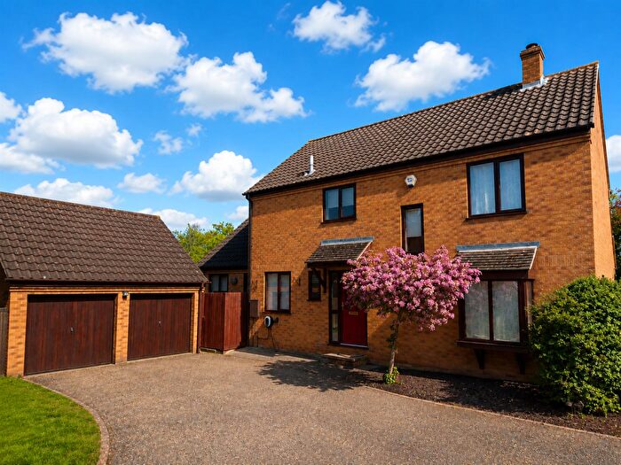 4 Bedroom Detached House For Sale In Chatsworth, Great Holm, Milton Keynes, MK8