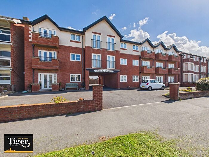 2 Bedroom Flat To Rent In Clifton Drive, Blackpool, FY4