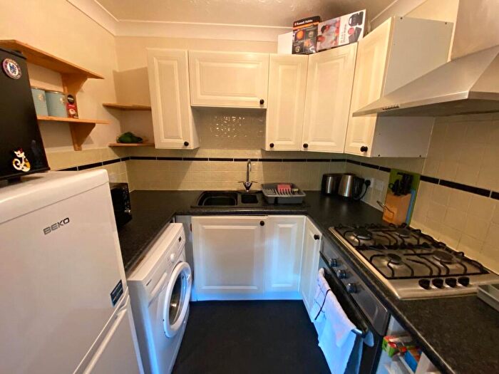 2 Bedroom Apartment To Rent In Warren Down, Bracknell, Berkshire, RG42